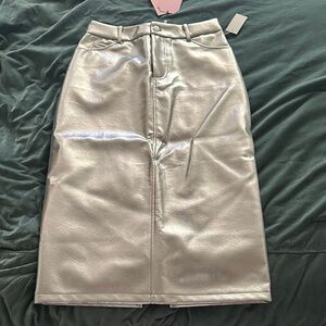 Avec Les Filles Silver Metallic Women's Midi Skirt